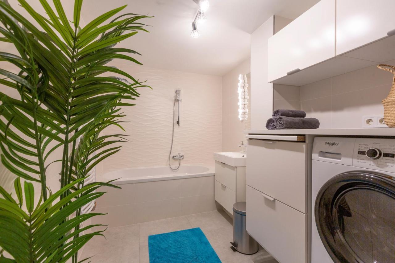 Unique Central 3 Floor Home With 4Bdrm, 3Bthrm Budapest Exterior photo