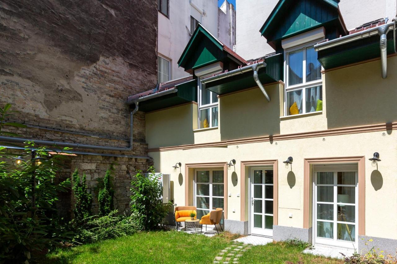 Unique Central 3 Floor Home With 4Bdrm, 3Bthrm Budapest Exterior photo