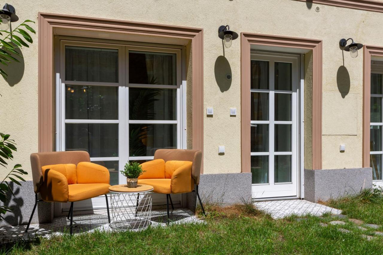 Unique Central 3 Floor Home With 4Bdrm, 3Bthrm Budapest Exterior photo