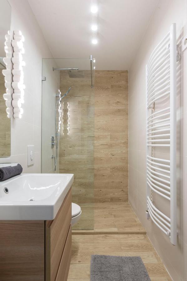 Unique Central 3 Floor Home With 4Bdrm, 3Bthrm Budapest Exterior photo