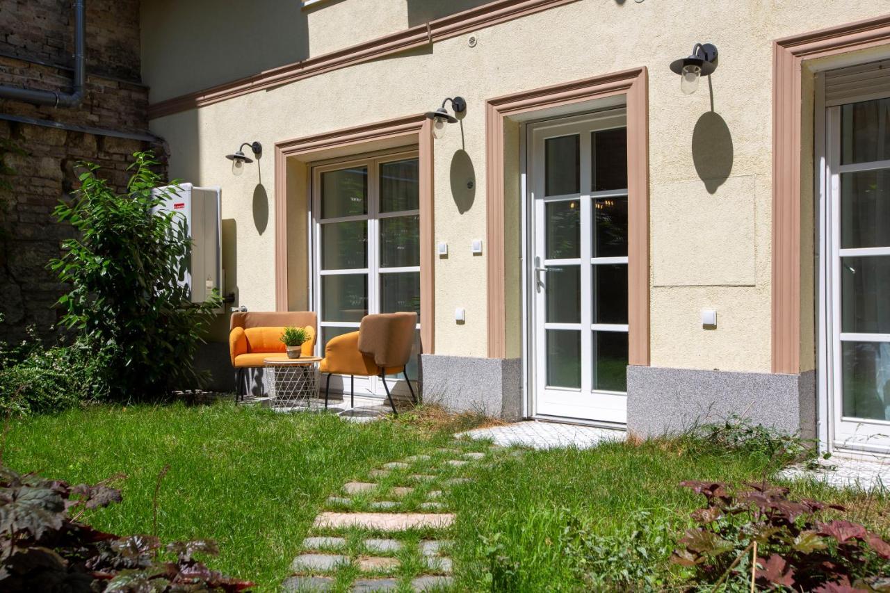 Unique Central 3 Floor Home With 4Bdrm, 3Bthrm Budapest Exterior photo